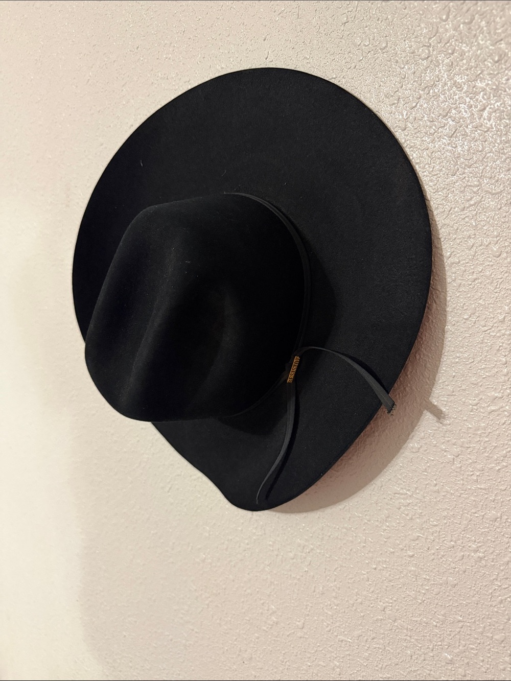 Men's Black Wide-Brim Felt Fedora with Decorative Band
